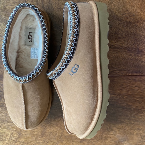 UGG Suede Shoes, Men’s size 10 - Picture 1 of 3